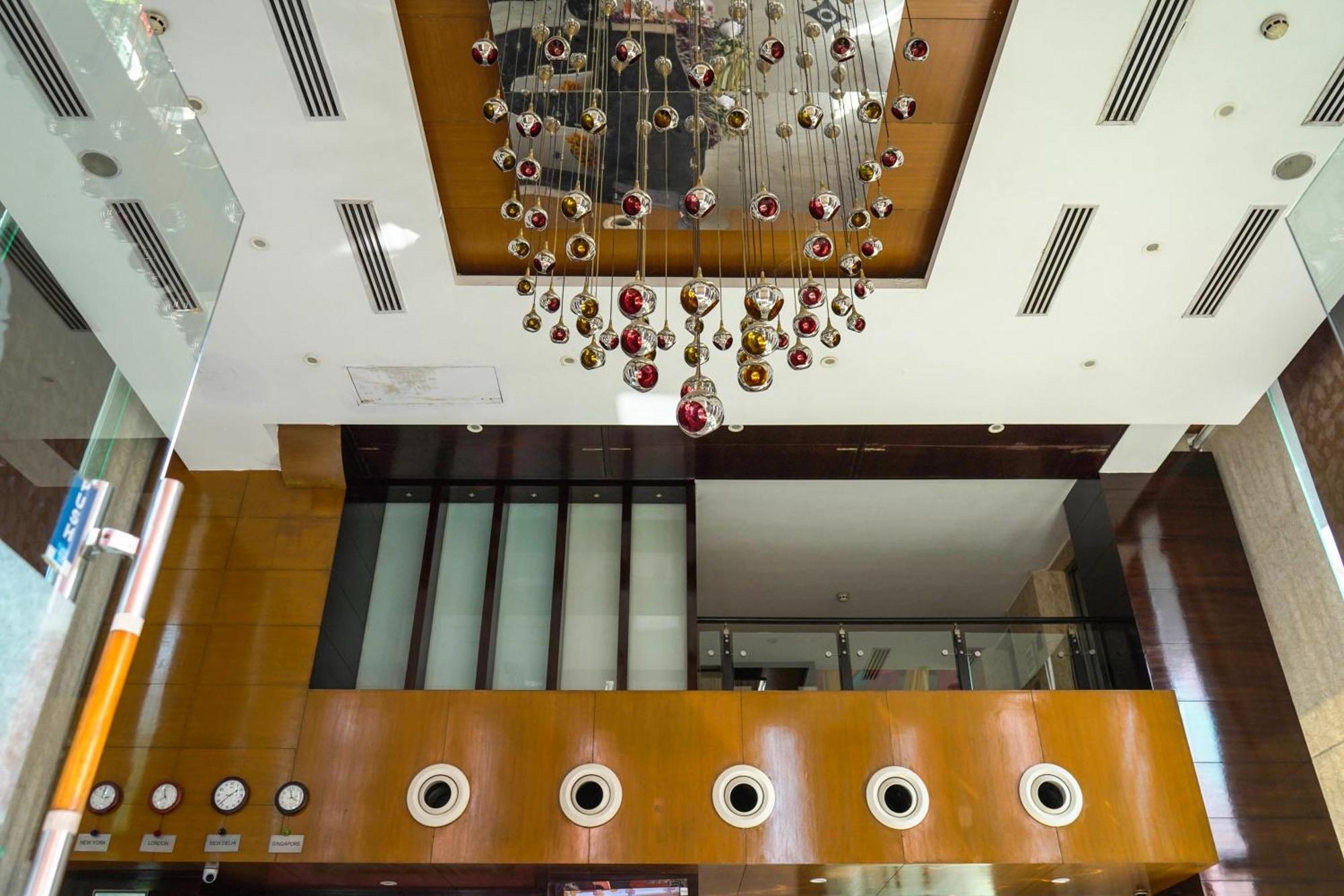 Treehouse Queens Pearl Gurgaon Exterior photo