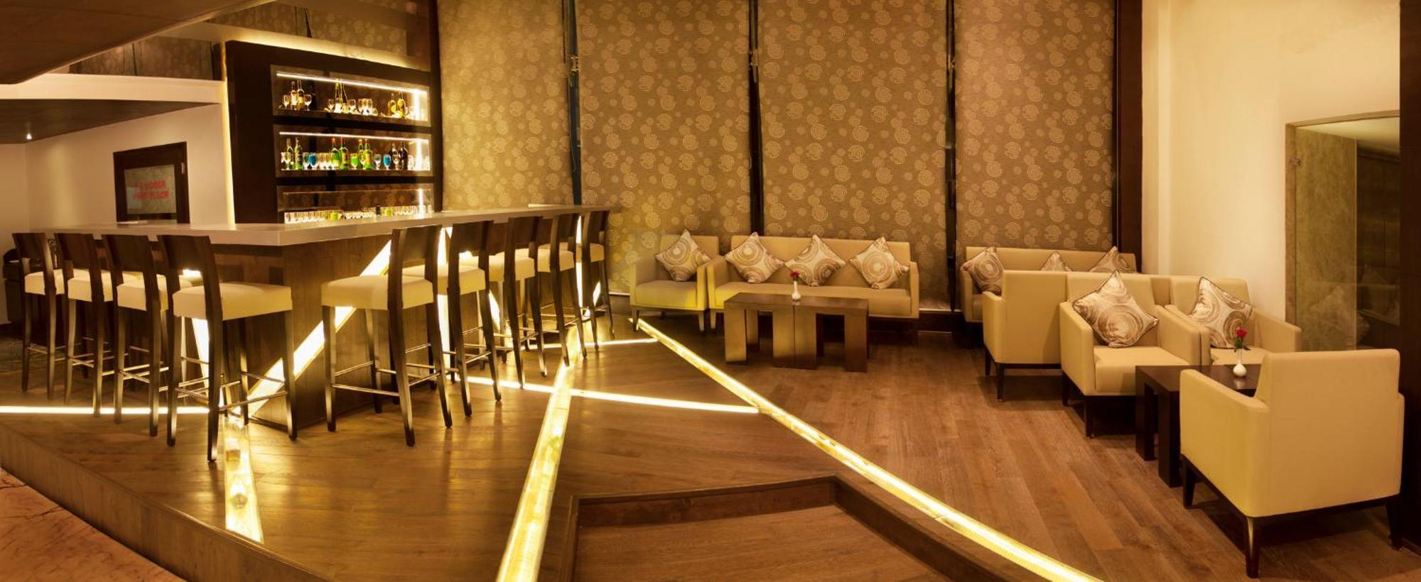 Treehouse Queens Pearl Gurgaon Exterior photo