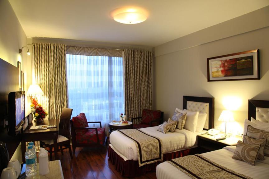 Treehouse Queens Pearl Gurgaon Exterior photo