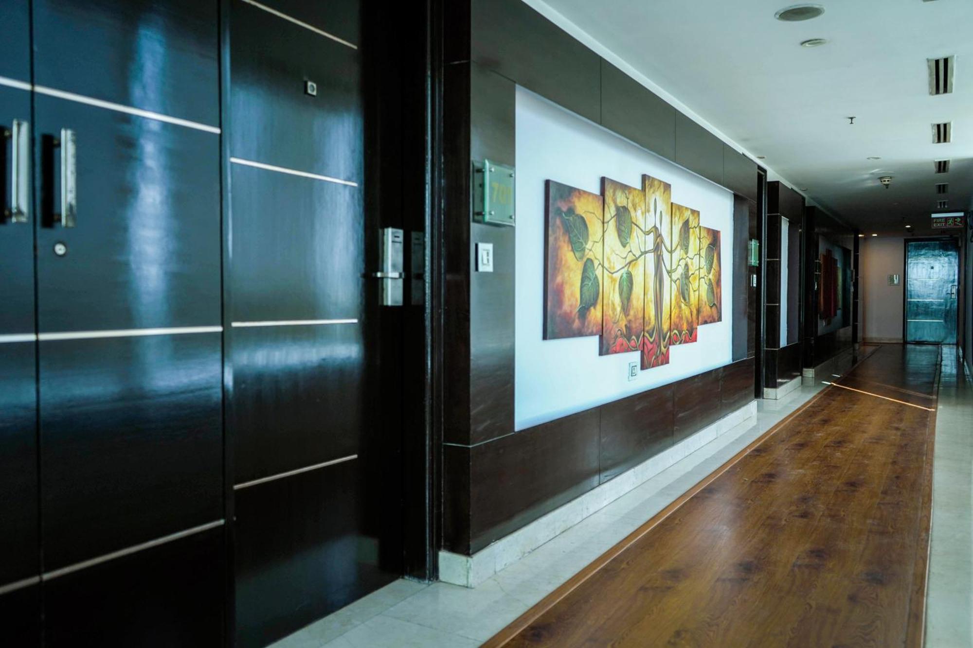 Treehouse Queens Pearl Gurgaon Exterior photo