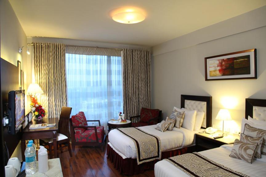 Treehouse Queens Pearl Gurgaon Exterior photo