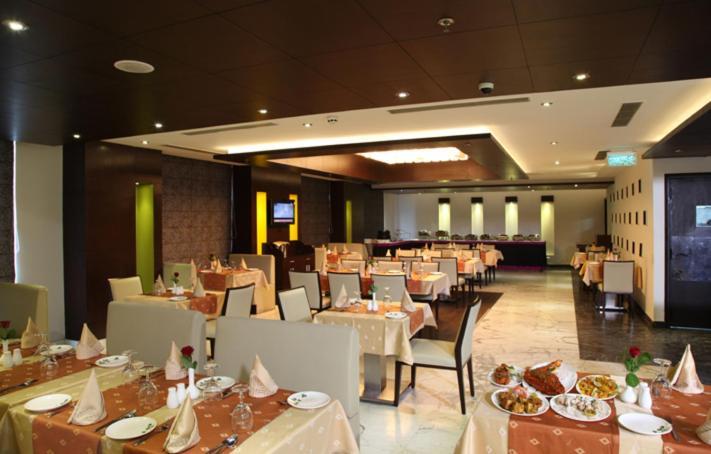 Treehouse Queens Pearl Gurgaon Exterior photo